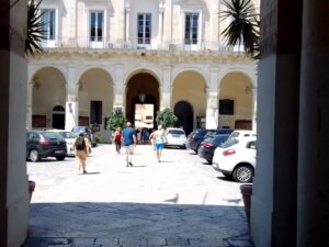 Il mio viaggio in Salento II Lecce cortile interno di un palazzo