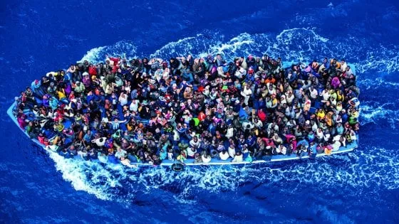 Profughi e migranti