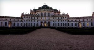 Creatività Storia Passione Collaborazione Fronte della palazzina di caccia di Stupinigi