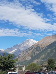 Cose da fare a La Salle in Valle d'Aosta Veduta del Monte Bianco